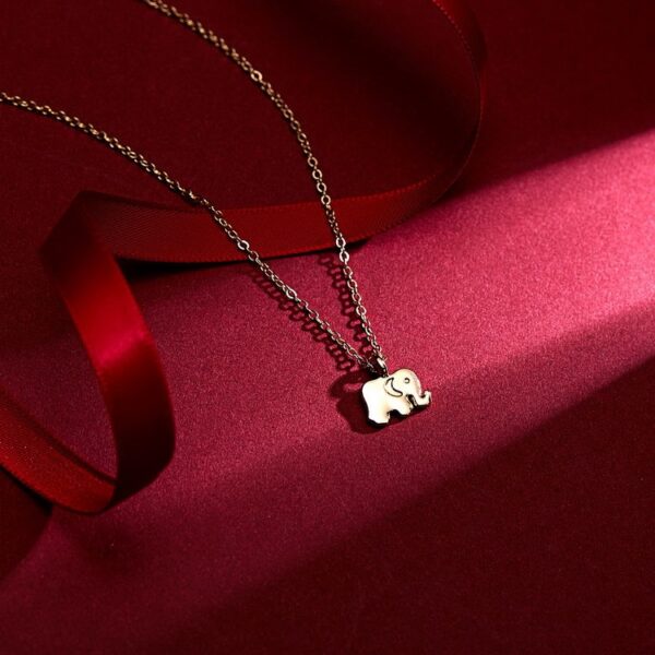 Product image for  Paper card Lucky Elephant alloy necklace Home Décor 5